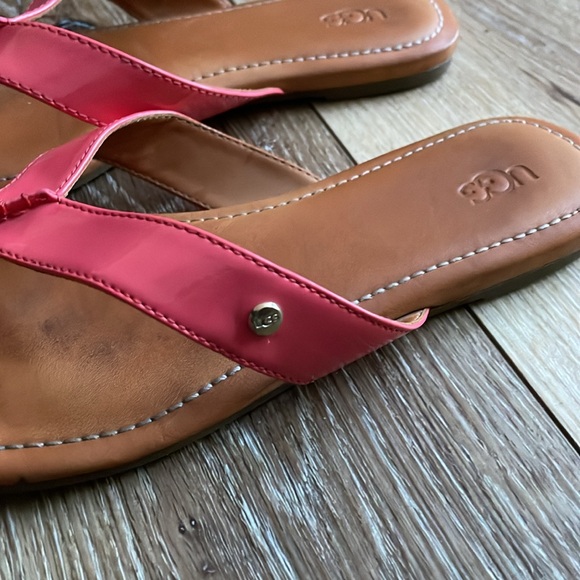 UGG Tuolumne Flip Flops Sandals Pink Womens Size 9 US - Picture 2 of 5